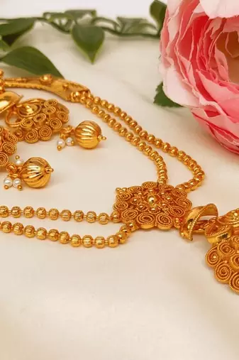 Designer gold plated necklace set