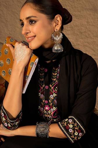 Ethnic Motifs Thread Work Pure Cotton A-Line Kurta & Trousers with Dupatta