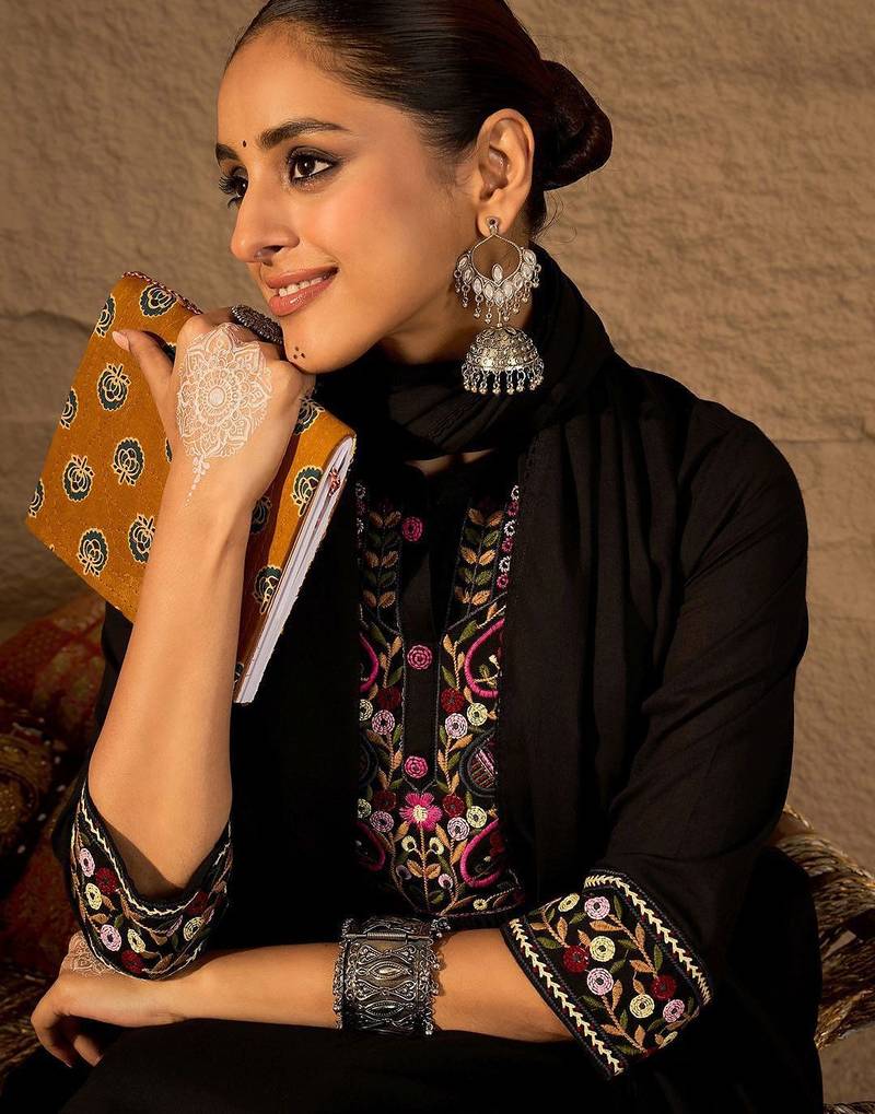 Ethnic Motifs Thread Work Pure Cotton A-Line Kurta & Trousers with Dupatta