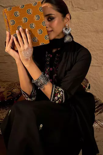 Ethnic Motifs Thread Work Pure Cotton A-Line Kurta & Trousers with Dupatta