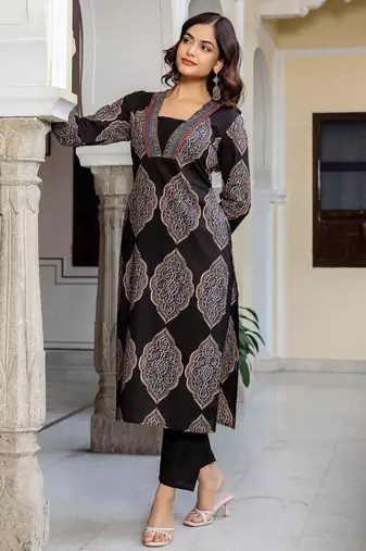 Women Ethnic Motifs Printed Regular Mirror Work Pure Cotton Kurta with Trousers