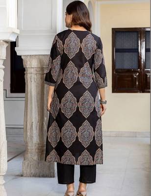 Women Ethnic Motifs Printed Regular Mirror Work Pure Cotton Kurta with Trousers 4