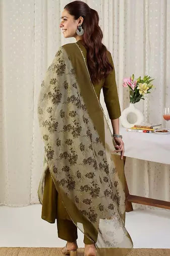 Ethnic Motifs Band Collar Thread Work Kurta With Trousers & Dupatta