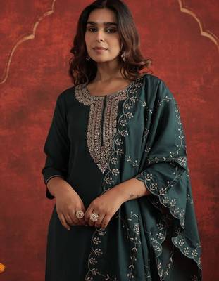 Women Ethnic Motifs Embroidered Kurta with Trousers & Dupatta 2