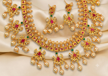 Guttapoosalu necklace set with rubies 2