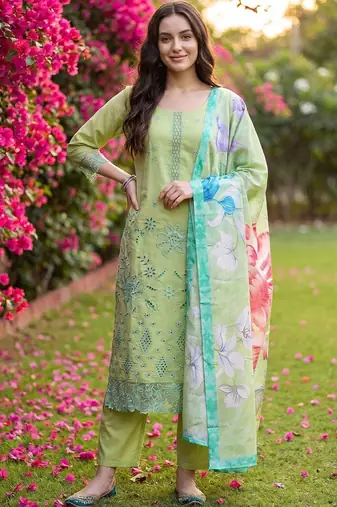 Women Floral Embroidered Regular Thread Work Kurta with Trousers & With Dupatta