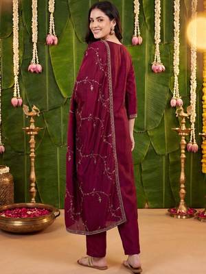 Women Ethnic Motifs Embroidered Regular Thread Work Kurta with Trousers & With Dupatta 4