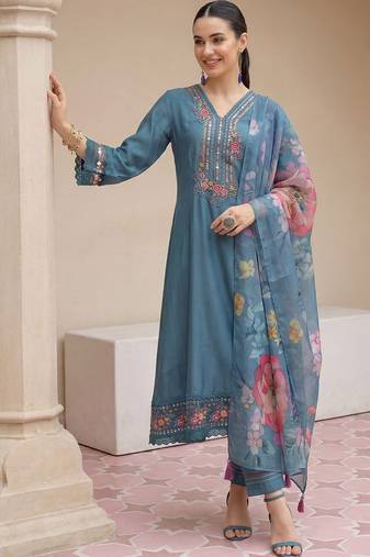 Women Floral Embroidered Regular Mirror Work Kurta with Trousers & With Dupatta