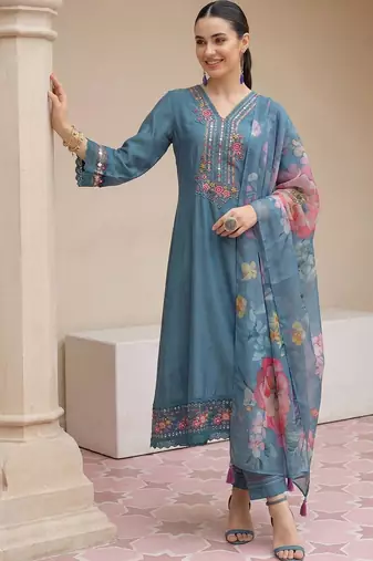 Women Floral Embroidered Regular Mirror Work Kurta with Trousers & With Dupatta