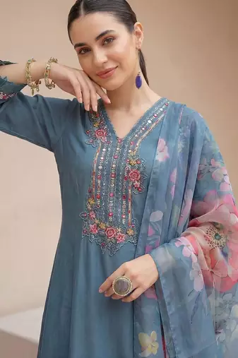 Women Floral Embroidered Regular Mirror Work Kurta with Trousers & With Dupatta