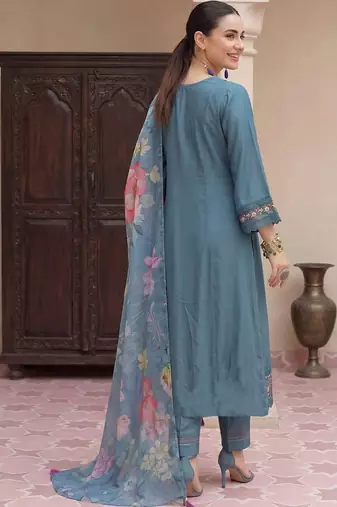Women Floral Embroidered Regular Mirror Work Kurta with Trousers & With Dupatta