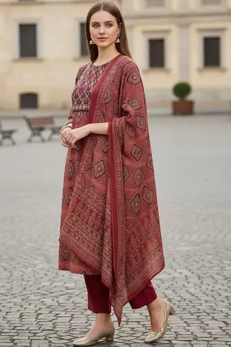 Women Printed Regular Pure Cotton Kurta with Trousers & With Dupatta