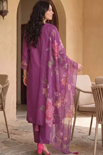 Women Floral Embroidered Regular Thread Work Kurta with Trousers & With Dupatta