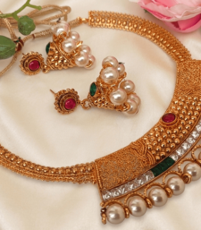 Multicolor necklace set with pearls