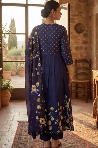 Women Floral Printed Regular Pure Cotton Kurta with Trousers & With Dupatta