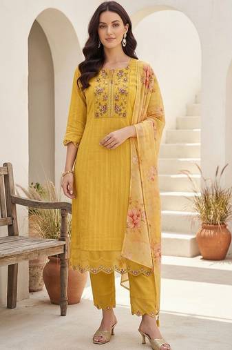 Women Floral Embroidered Regular Thread Work Pure Cotton Kurta with Trousers & With Dupatta
