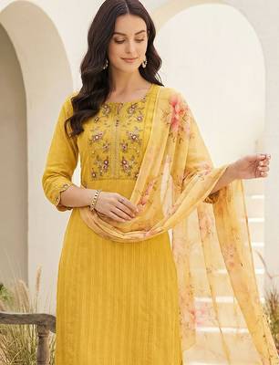 Women Floral Embroidered Regular Thread Work Pure Cotton Kurta with Trousers & With Dupatta 2