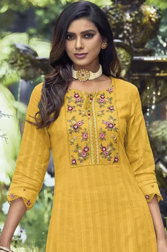 Women Floral Embroidered Regular Thread Work Pure Cotton Kurta with Trousers & With Dupatta
