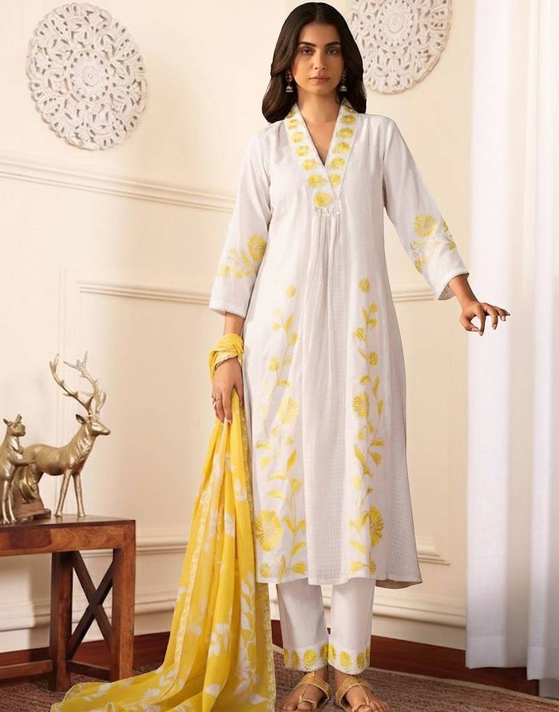 Women Floral Embroidered Regular Thread Work Pure Cotton Kurta with Trousers & With Dupatta