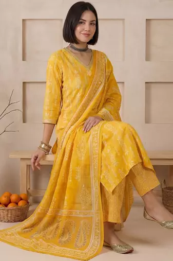 Women Printed Regular Chanderi Silk Kurta with Trousers & With Dupatta