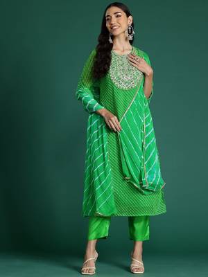 Leheriya Printed Zari Kurta With Trousers & Dupatta 7