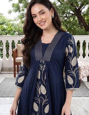 Women Floral Printed Empire Pure Cotton Kurta with Trousers 2