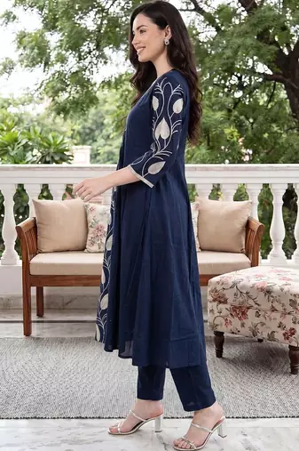Women Floral Printed Empire Pure Cotton Kurta with Trousers