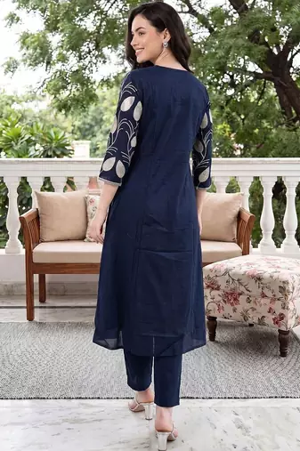 Women Floral Printed Empire Pure Cotton Kurta with Trousers