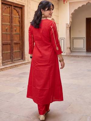 Women Ethnic Motifs Embroidered Regular Thread Work Kurta with Trousers & With Dupatta 5