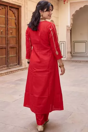 Women Ethnic Motifs Embroidered Regular Thread Work Kurta with Trousers & With Dupatta