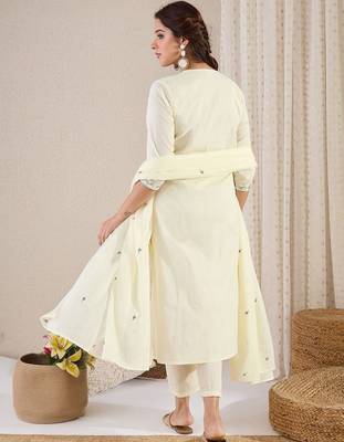 Women Floral Embroidered Cotton Kurta with Trousers & Dupatta 5