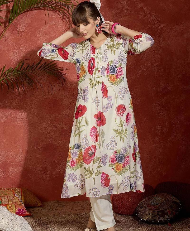 Women Floral Printed Regular Pure Cotton Kurta with Trousers