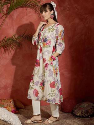 Women Floral Printed Regular Pure Cotton Kurta with Trousers 4