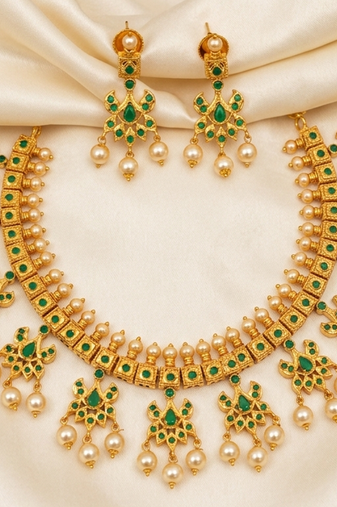 Green color guttapoosalu necklace set