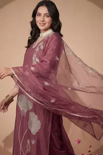Women Floral Embroidered Regular Thread Work Kurta with Trousers & With Dupatta