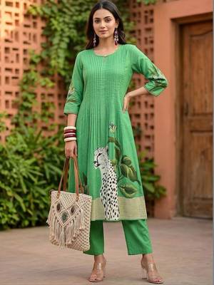 Women Animal Printed Pleated Pure Cotton Kurta with Trousers 1