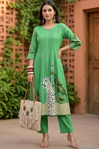 Women Animal Printed Pleated Pure Cotton Kurta with Trousers