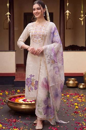 Women Floral Embroidered Regular Thread Work Pure Cotton Kurta with Trousers & With Dupatta