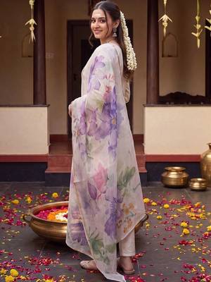 Women Floral Embroidered Regular Thread Work Pure Cotton Kurta with Trousers & With Dupatta 4