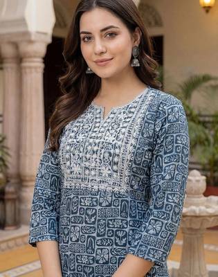 Women Floral Embroidered Regular Thread Work Pure Cotton Kurta with Trousers 2