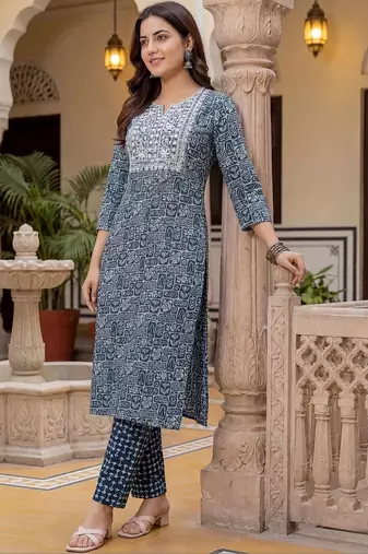 Women Floral Embroidered Regular Thread Work Pure Cotton Kurta with Trousers