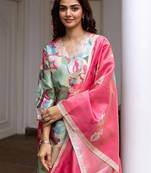 Women Floral Printed Regular Kurta with Trousers & With Dupatta