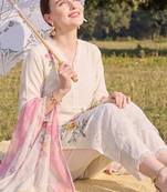 Women Floral Embroidered Regular Thread Work Kurta with Trousers & With Dupatta