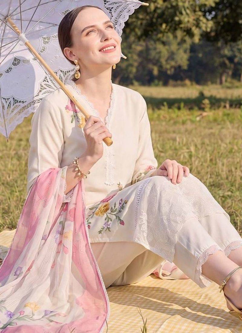 Women Floral Embroidered Regular Thread Work Kurta with Trousers & With Dupatta