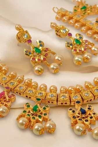 Multicolor guttapoosalu necklace set