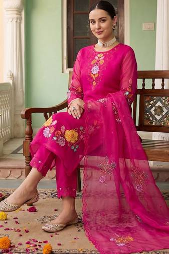Women Floral Embroidered Regular Thread Work Kurta with Trousers & With Dupatta
