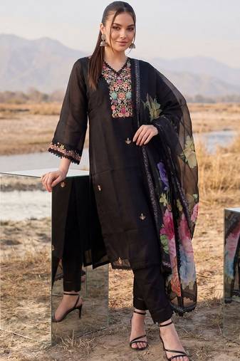 Women Floral Embroidered Regular Thread Work Kurta with Trousers & With Dupatta