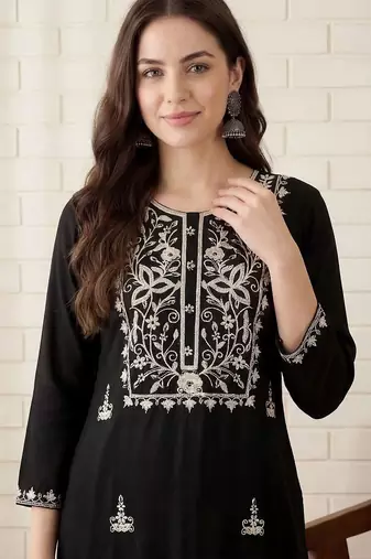 Women Floral Embroidered Regular Thread Work Kurta with Trousers