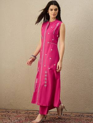 Women Embroidered Regular Thread Work Pure Cotton Kurta with Trousers 1