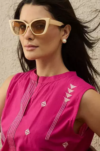 Women Embroidered Regular Thread Work Pure Cotton Kurta with Trousers